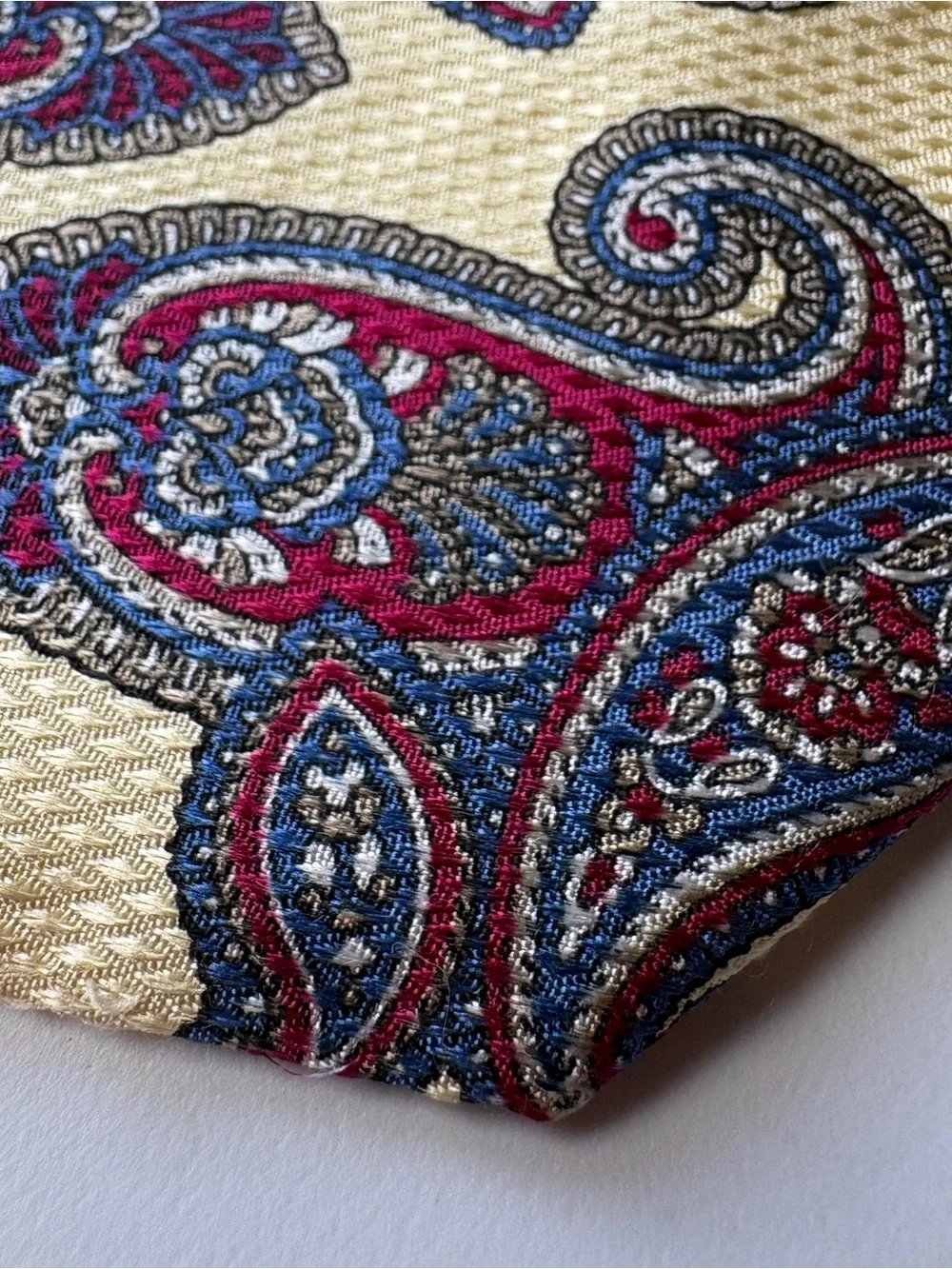 Oscar de la Renta Silk Paisley Tie XL 61